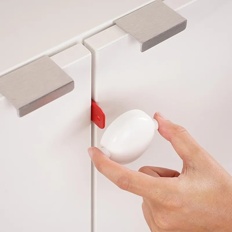 Verrou placards doubles portes-0