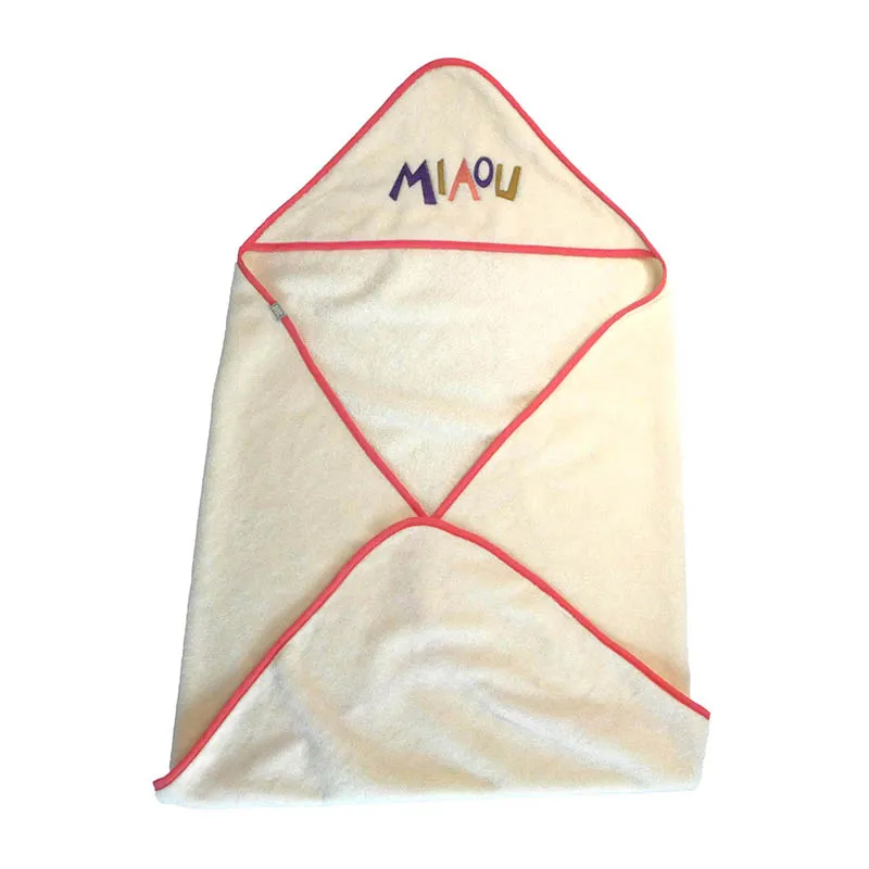 Cape de Bain Cat Power Girl brodée  - 90x90cm-3