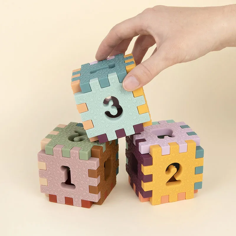 Cube/Puzzle Silicone Retro - 6m+-0