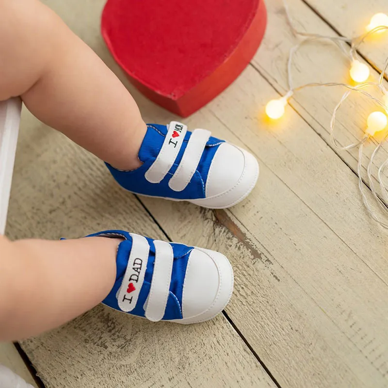 Chaussons baskets I love Mom & Dad - Bleu-0