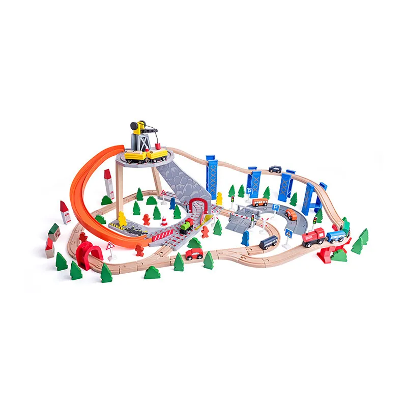 Circuit ferroviaire avec toboggan et grue - 36m+-1
