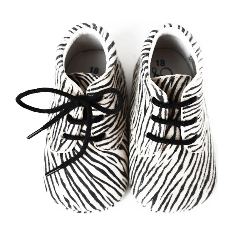Chaussons bébé SOUPLES antidérapants Mini-Arthur - Cuir Zèbre Blanc et Noir-0