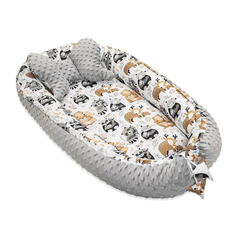 Cocon cale-bébé + Coussin Minky Vie de Forêt - 90x50cm-0