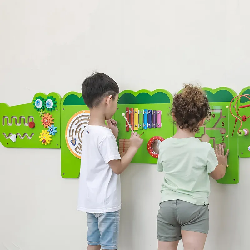 Jeu mural Crocodile 5en1 187x61cm - 18m+-0