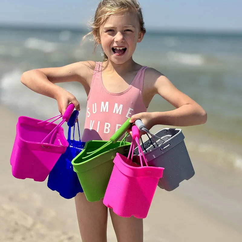 Seau de plage + Pelle Silicone-1