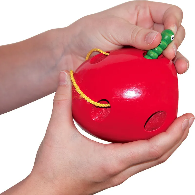Jeu de laçage pomme et ver - 36m+-1