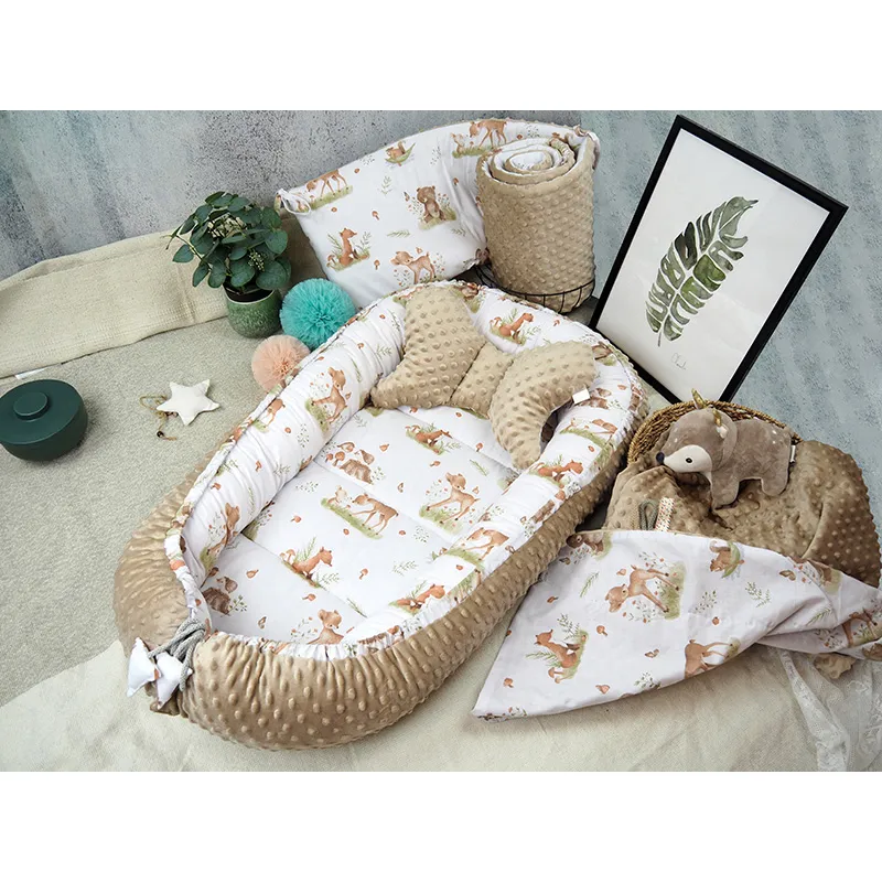 Cocon cale-bébé + Coussin Minky Histoire de la forêt - 90x50cm-1
