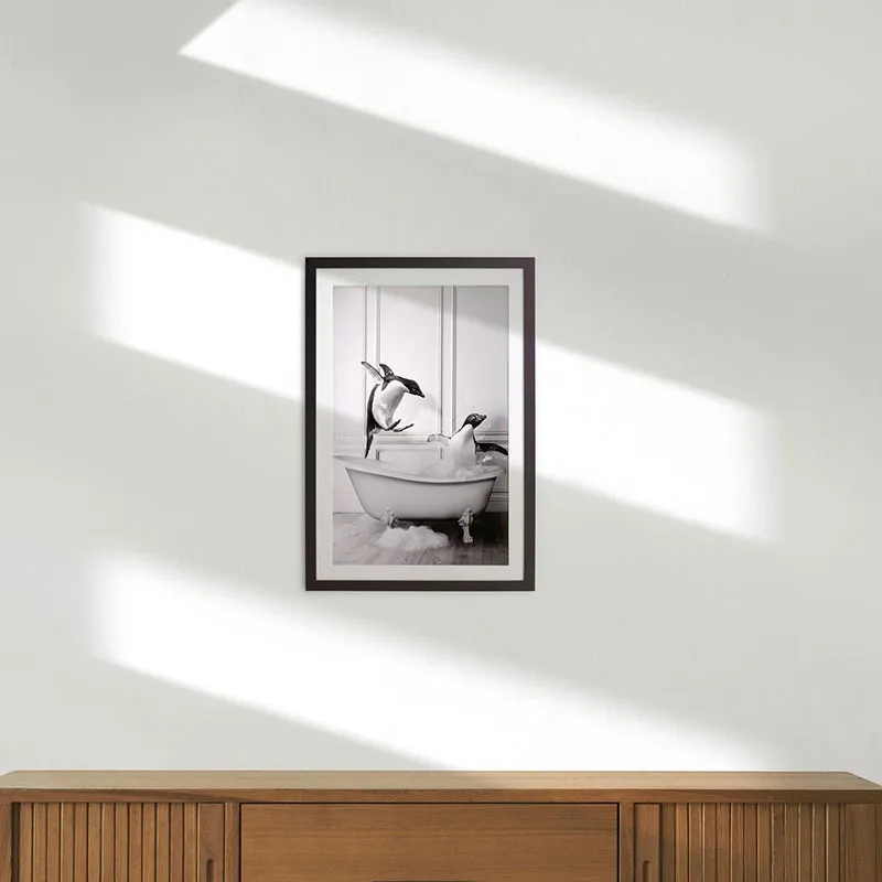 Photo encadrée Pingouin & son bain - 30x40cm-1