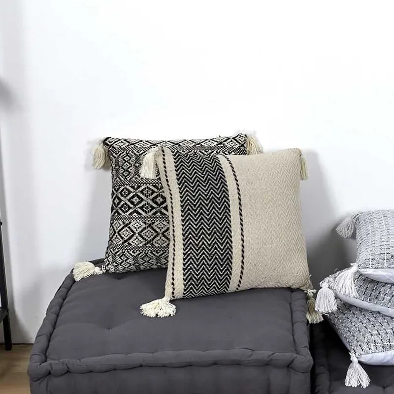 Coussin berbère Rayures Pompons Beige - 40x40x10cm-0