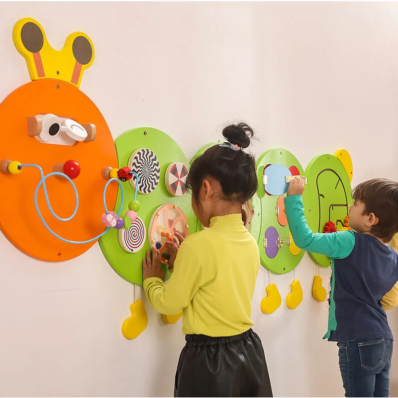Jeu mural Chenille 5en1 185x83cm - 18m+-0